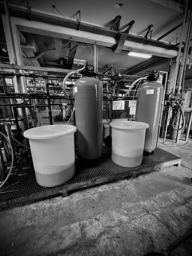 E437B991-FEC0-48E8-B11F-7ACDB57D5741_1_201_a